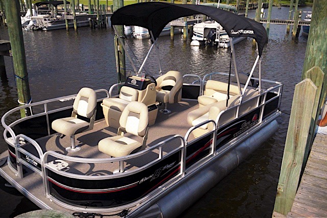 Pontoon boat for rent in Kiln MS